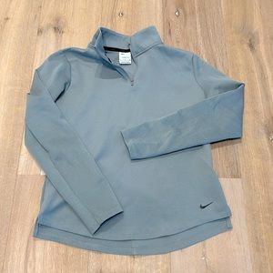 Nike Small therma fit quarter zip smooth fleece.